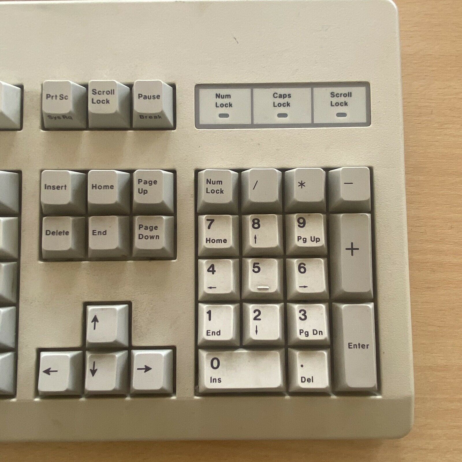 G83-3077 SQU