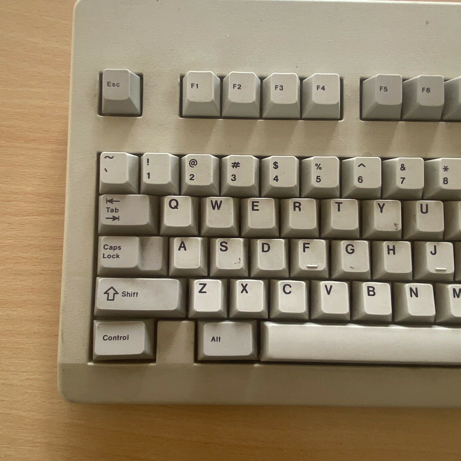 G83-3077 SQU
